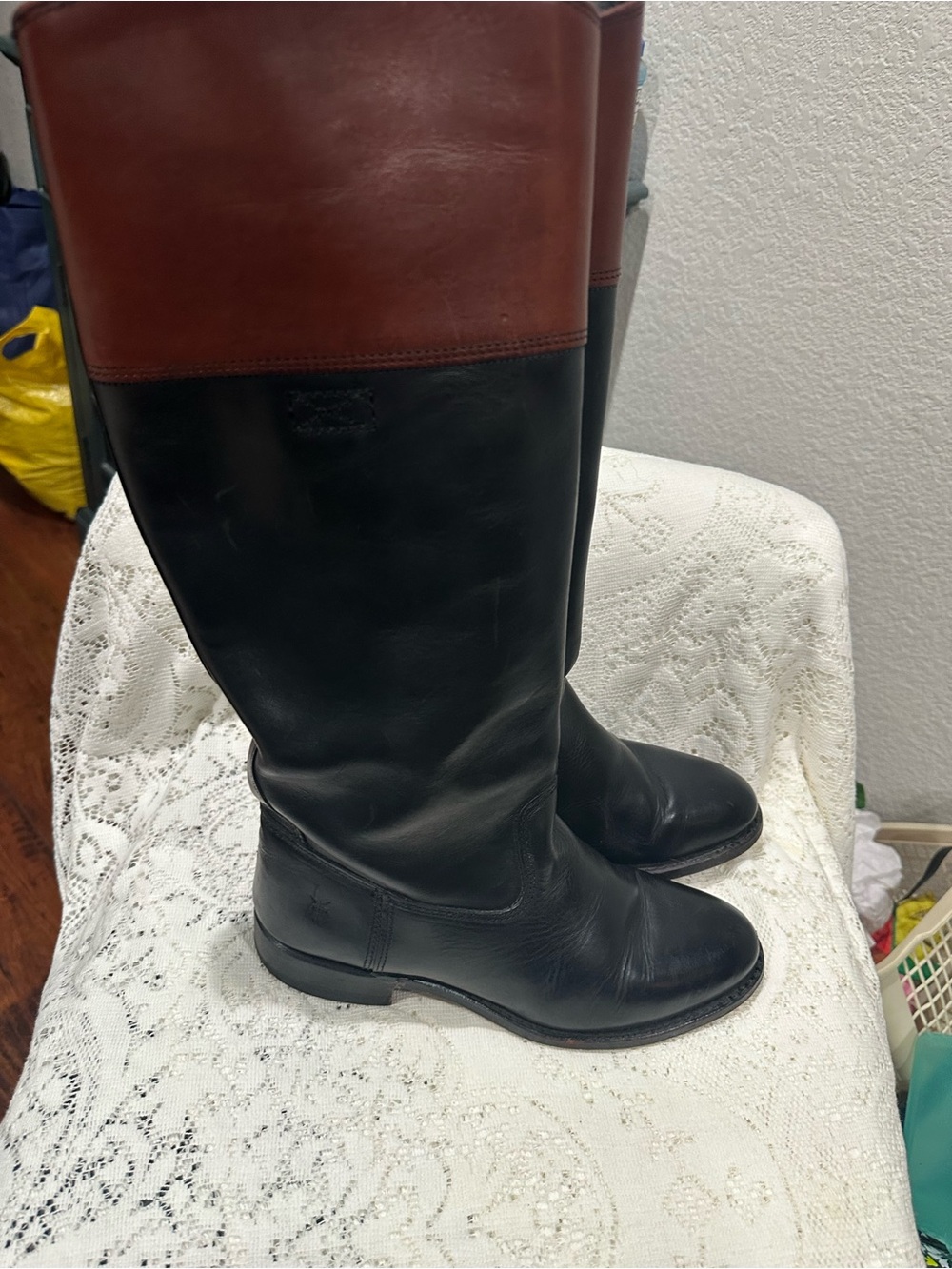 Frye women’s Two-Tone Riding Boots - Black leather with Brown Cuff size 7.5 m